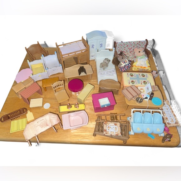 Calico Critters Sylvanian Families Figures Furniture Accessories Lot - Picture 1 of 3